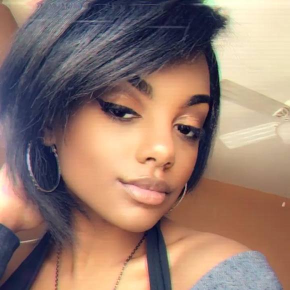 Meet your Posher, Nakiya - Picture 1 of 1